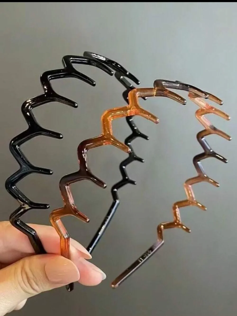 Zigzag Plastic Headband - Black and Brown